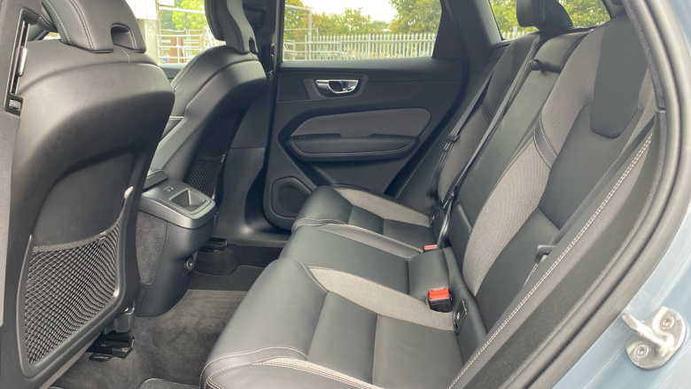 Volvo Xc60 2.0 B5P R DESIGN 5dr AWD Geartronic Petrol Estate